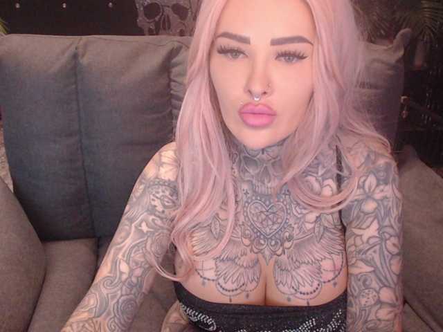 MilaElaine live cam on BongaCams