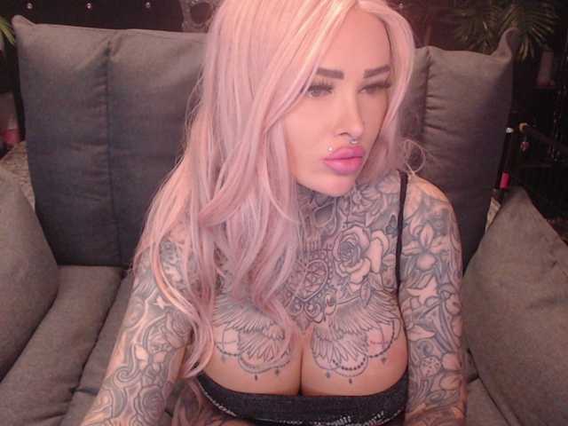 MilaElaine live cam on BongaCams