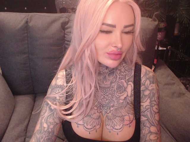 MilaElaine live cam on BongaCams