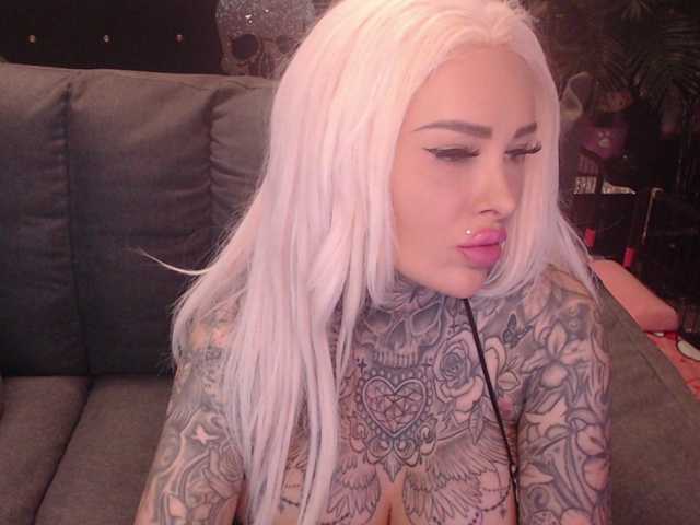MilaElaine live cam on BongaCams