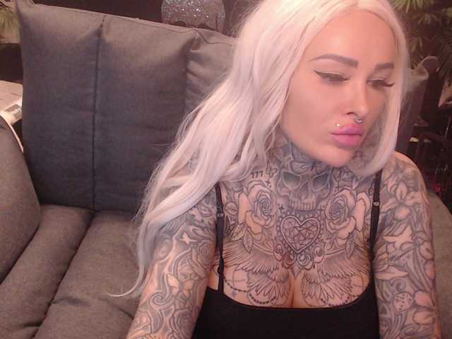 MilaElaine's BongaCams show and profile