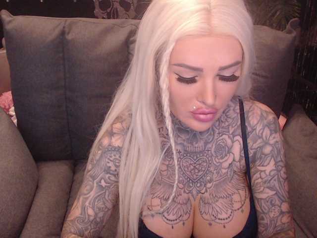 MilaElaine live cam on BongaCams