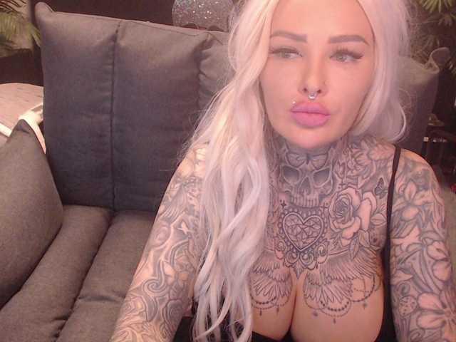 MilaElaine's BongaCams show and profile