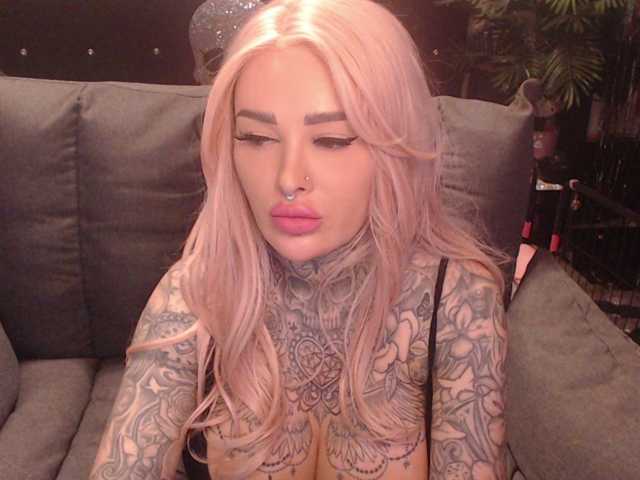 MilaElaine live cam on BongaCams