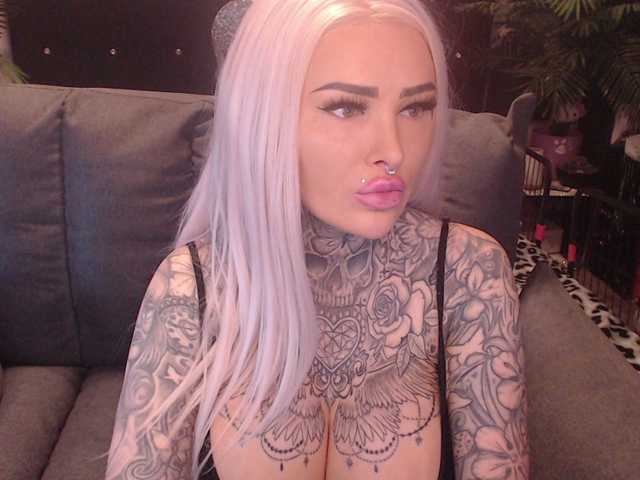 MilaElaine live cam on BongaCams