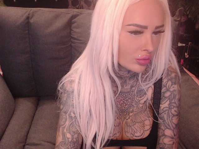 MilaElaine live cam on BongaCams