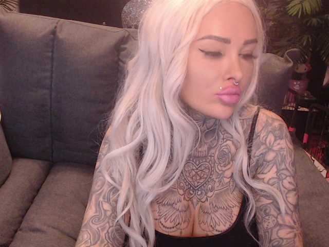 MilaElaine's BongaCams show and profile