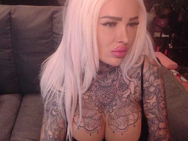 MilaElaine live cam on BongaCams