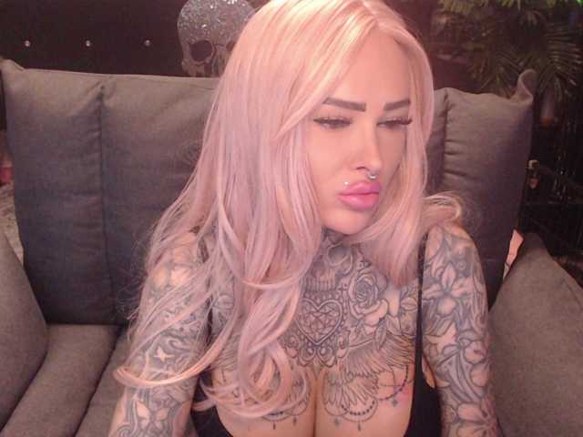 MilaElaine live cam on BongaCams