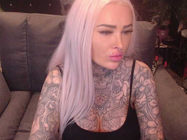 MilaElaine live cam on BongaCams