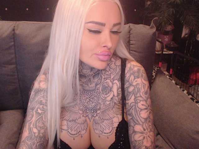 MilaElaine live cam on BongaCams