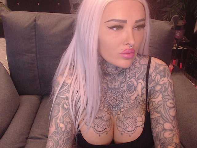 MilaElaine live cam on BongaCams