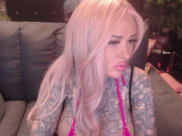 MilaElaine, en directo ahora en BongaCams