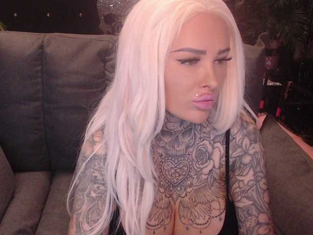MilaElaine live cam on BongaCams