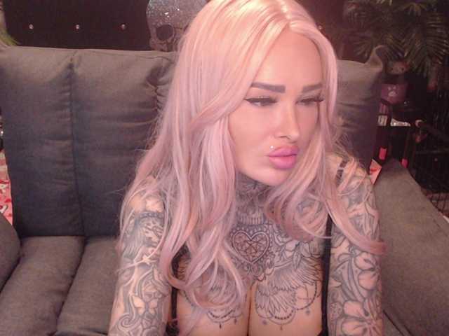 MilaElaine live cam on BongaCams