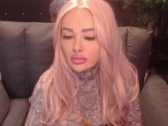 MilaElaine live cam on BongaCams