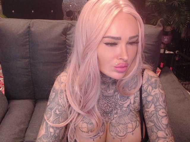 MilaElaine live cam preview