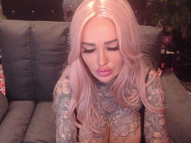 MilaElaine, live now on BongaCams