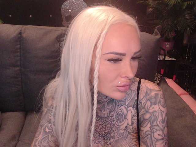 MilaElaine live cam on BongaCams