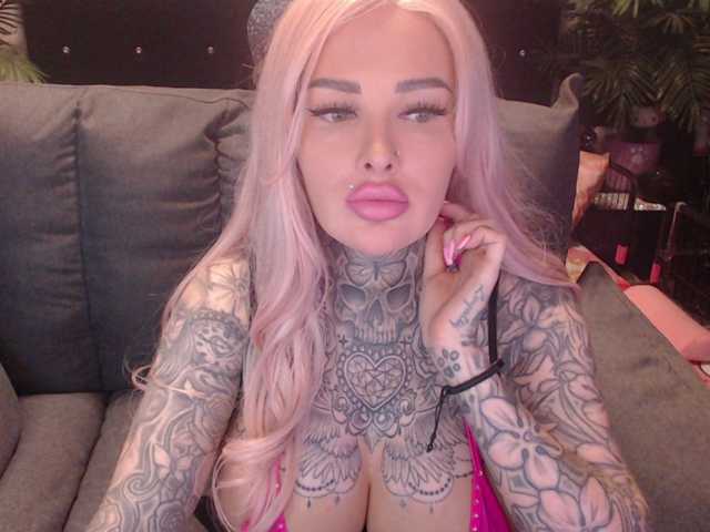 MilaElaine, en directo ahora en BongaCams