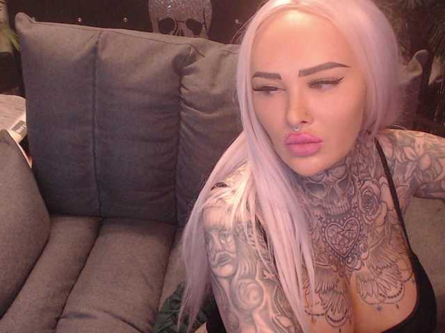 MilaElaine live cam on BongaCams