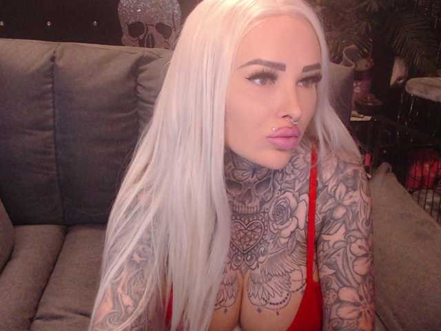 MilaElaine live cam on BongaCams