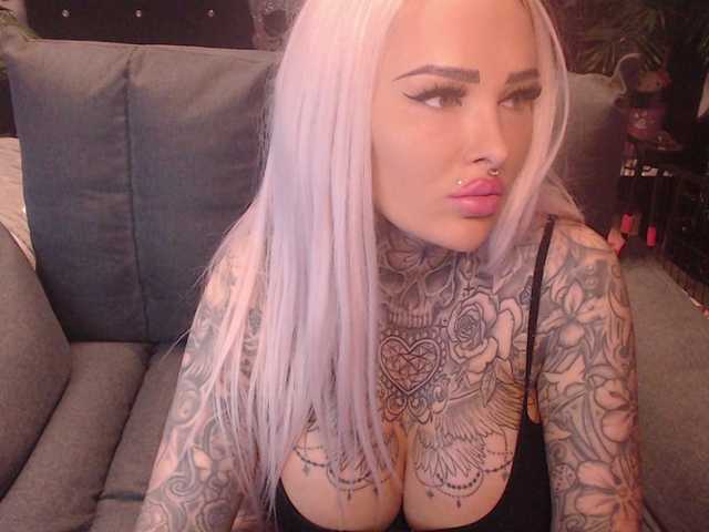 MilaElaine live cam on BongaCams
