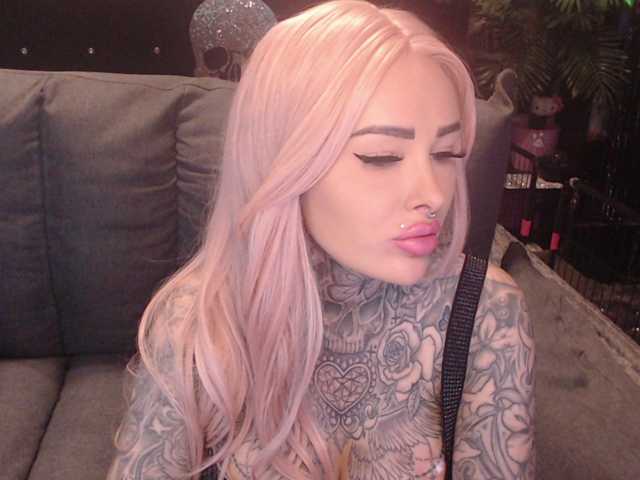 MilaElaine live cam