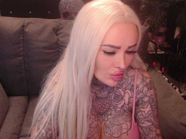 MilaElaine live cam on BongaCams