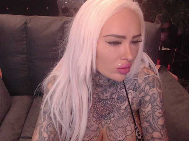 MilaElaine live cam on BongaCams