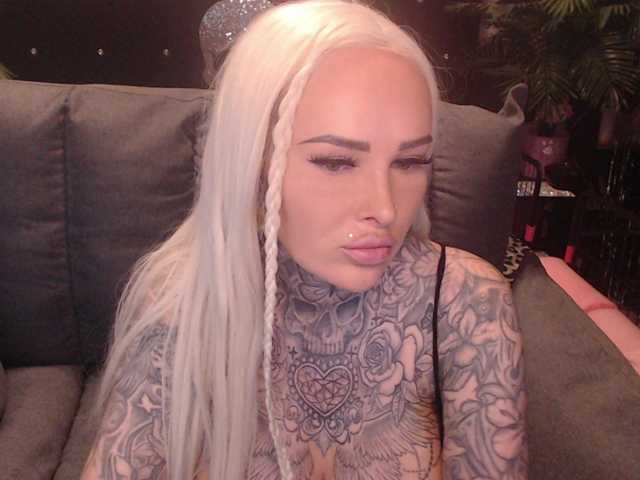 MilaElaine live cam
