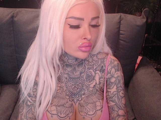 MilaElaine live cam on BongaCams