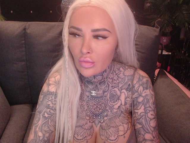 MilaElaine live cam on BongaCams