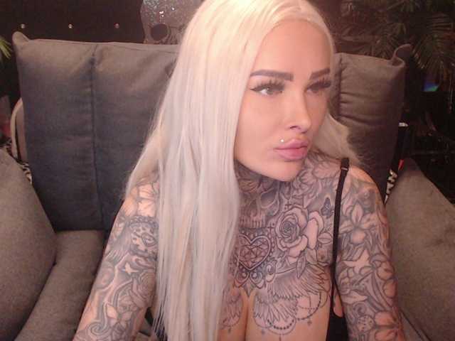 MilaElaine live cam on BongaCams