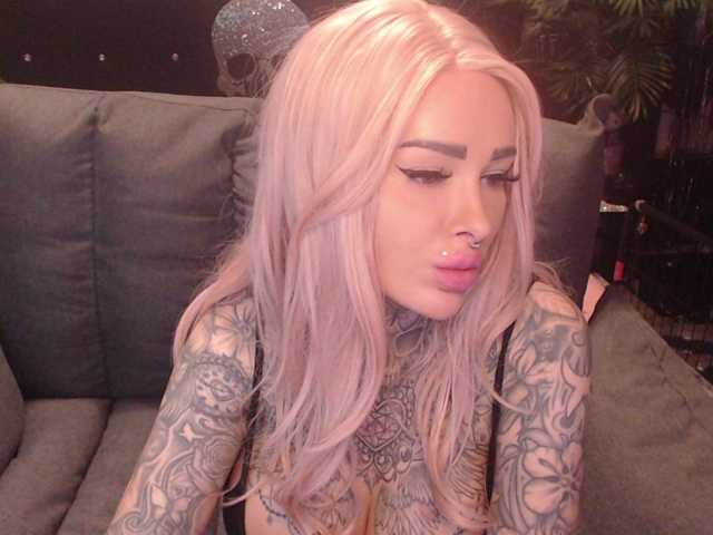 MilaElaine live cam on BongaCams