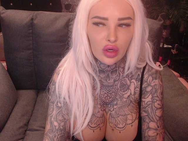 MilaElaine live cam on BongaCams