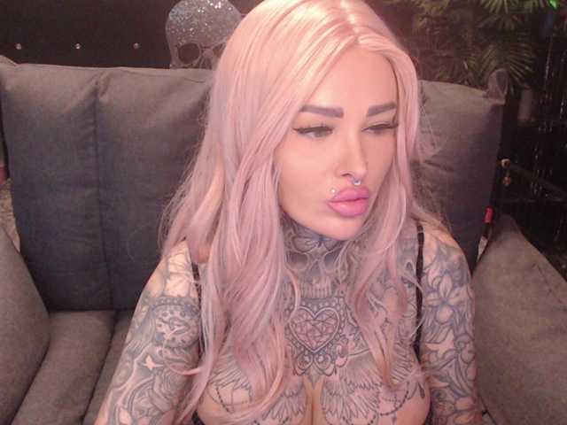 MilaElaine live cam on BongaCams