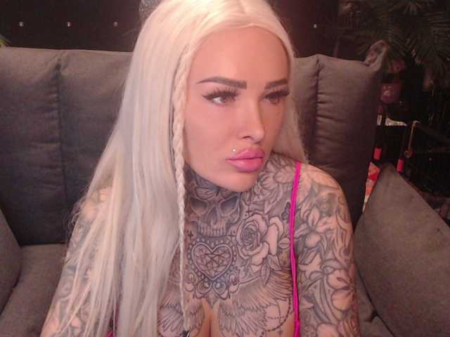 MilaElaine live cam on BongaCams