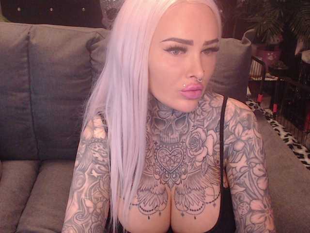 MilaElaine live cam on BongaCams