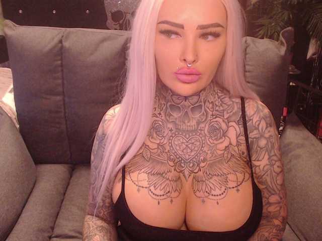 MilaElaine live cam on BongaCams