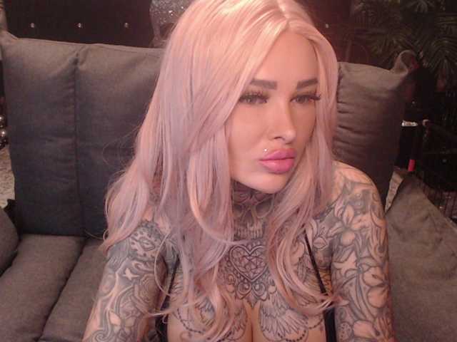 MilaElaine live cam on BongaCams