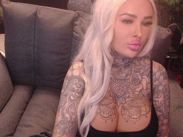 MilaElaine's BongaCams show and profile