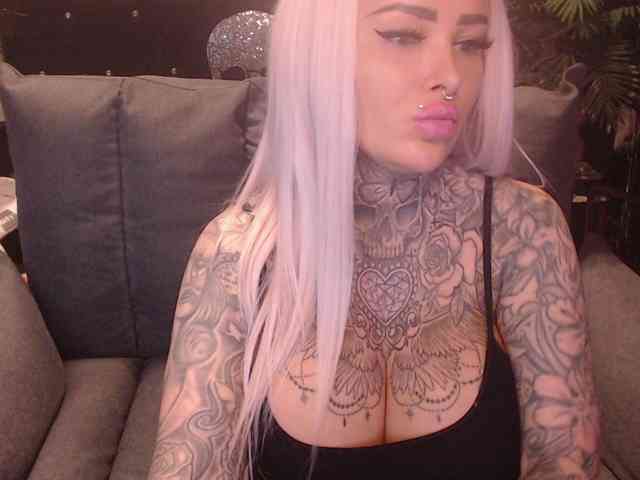 Model: MilaElaine