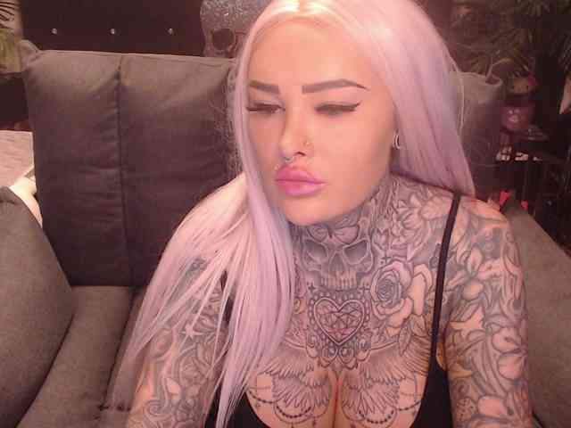 MilaElaine webcam
