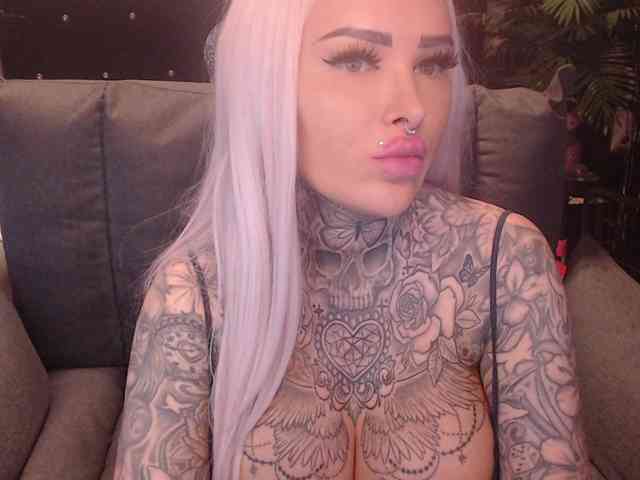 Model: MilaElaine