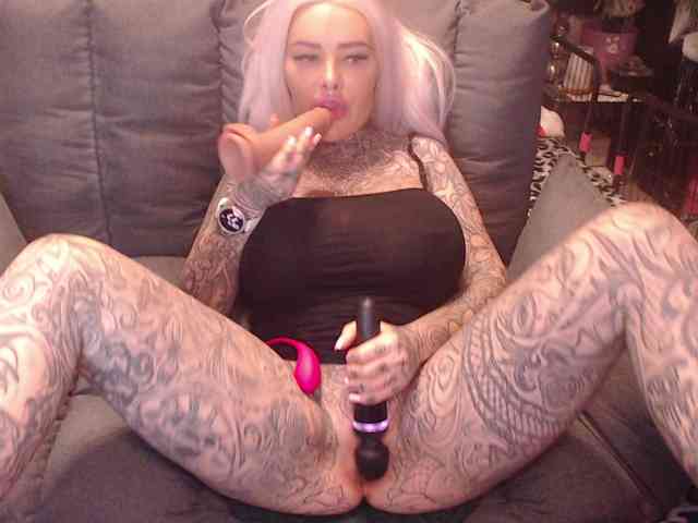 MilaElaine webcam