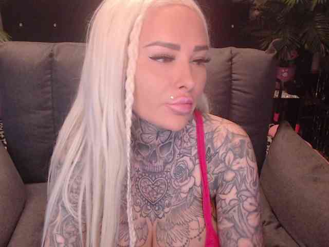 Model: MilaElaine