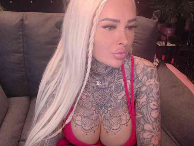 MilaElaine webcam