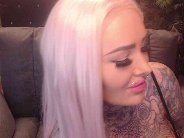 Model: MilaElaine