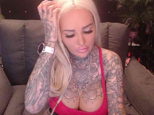 Model: MilaElaine